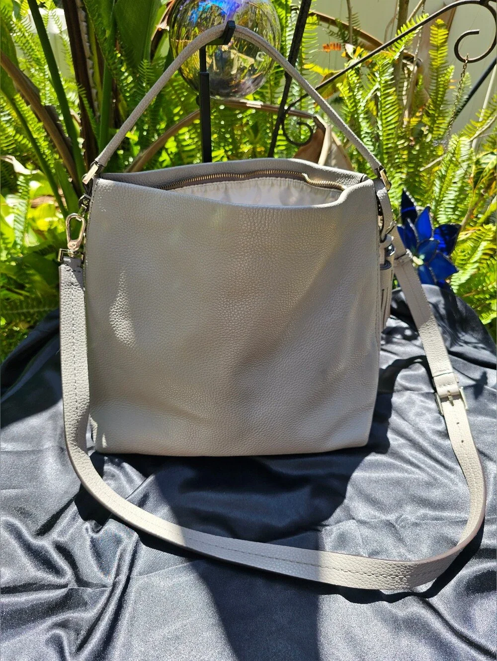 Kate Spade Leila Gray Pebbled Leather Bucket Hobo Bag Original Owner